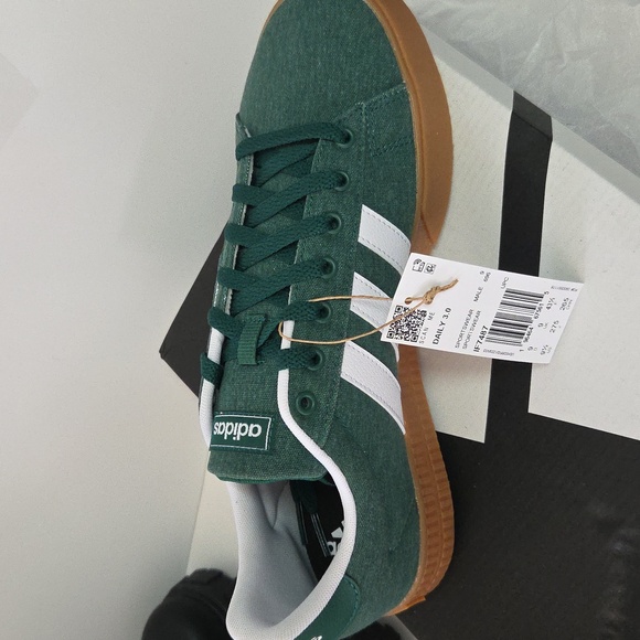adidas 3.0 daily shoes Men’s Size 9.5 IF7487 Collegiate Green Gum New NIB main image 4